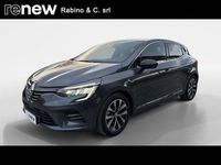 Usata Renault Clio V Techno 145 CV (106 kW) 2023 Grigio Utilitaria