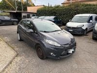 Usata Ford Fiesta Titanium 82 CV (60 kW) 2012 Grigio Utilitaria