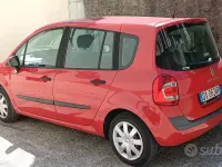 Usata Renault Modus 75 CV (55 kW) 2009 Rosso Monovolume