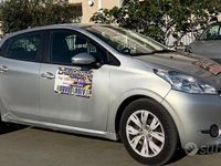 Usata Peugeot 208 68 CV (50 kW) 2014 Grigio Utilitaria