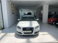 Usata Audi A3 Ambition 105 CV (77 kW) 2010 Bianco pastello Utilitaria