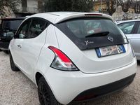 Usata Lancia Ypsilon Silver 69 CV (50 kW) 2022 Bianco Utilitaria
