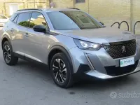 Usata Peugeot 2008 Allure 100 CV (73 kW) 2023 Grigio SUV