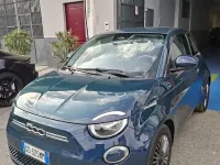 Używany Fiat 500e Opening Edition 42 kW (58 KM) 2020 Zielony Sedan/Limuzyna