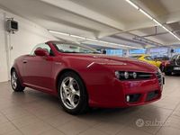 Usata Alfa Romeo Spider 185 CV (136 kW) 2007 Rosso Cabrio