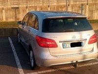 Usata Mercedes 180 122 CV (89 kW) 2012 Grigio Berlina