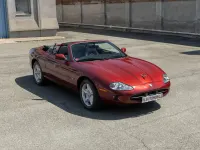 Usata Jaguar XK8 284 CV (208 kW) 1998 Carnival red Cabrio