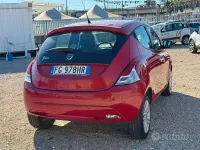 Usata Lancia Ypsilon Platinum 69 CV (50 kW) 2017 Rosso Utilitaria