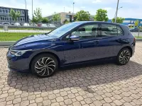 Usata VW Golf VIII Life 110 CV (80 kW) 2023 Blu/azzurro Berlina