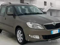 Usata Skoda Roomster Active 75 CV (55 kW) 2012 Marrone Monovolume
