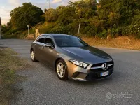 Usata Mercedes A180 116 CV (85 kW) 2019 Grigio Berlina