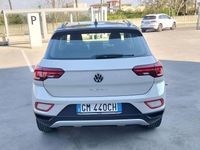 Usata VW T-Roc Life 110 CV (80 kW) 2023 Ascot grey / tetto nero SUV