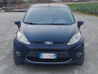 Usata Ford Fiesta Titanium 96 CV (70 kW) 2010 Blu Utilitaria