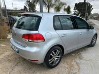 Usata VW Golf VI 105 CV (77 kW) 2010 Argento Utilitaria