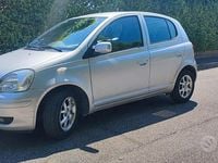 Usata Toyota Yaris 86 CV (63 kW) 2005 Grigio Station wagon