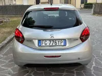 Usata Peugeot 208 Allure 75 CV (55 kW) 2017 Argento Utilitaria