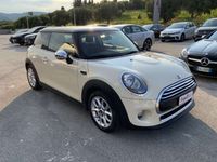 Usata Mini Cooper D Business 116 CV (85 kW) 2017 Beige Utilitaria