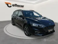 Usata Ford Focus ST-Line 120 CV (88 kW) 2021 Nero Station wagon