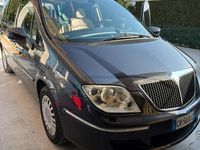 Usata Lancia Phedra 128 CV (94 kW) 2004 Grigio Monovolume