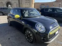 Usata Mini Cooper SE 75 kW (102 CV) 2020 Bluazzurro Utilitaria