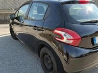 Usata Peugeot 208 68 CV (50 kW) 2015 Nero Utilitaria