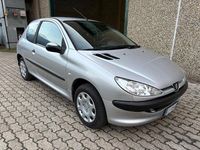 Usata Peugeot 206 74 CV (54 kW) 2006 Argento Berlina