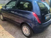 Usata Lancia Ypsilon 69 CV (50 kW) 2004 Bluazzurro Utilitaria