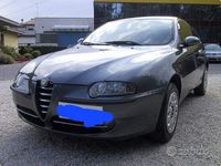 Usata Alfa Romeo 147 115 CV (84 kW) 2001 Grigio Utilitaria