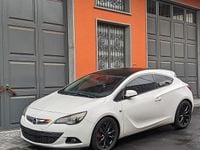 Usata Opel Astra GTC 150 CV (110 kW) 2012 Bianco Berlina