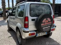 Usata Suzuki Jimny 82 CV (60 kW) 2003 Grigio SUV