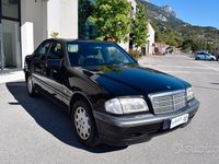 Usata Mercedes C200 Classic 125 CV (91 kW) 2000 Nero Berlina