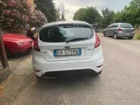 Usata Ford Fiesta 70 CV (51 kW) 2011 Bianco Berlina