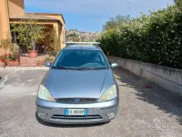 Begagnad Ford Focus 100 HK (73 kW) 2004 Grå Kombi