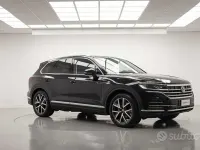Usata VW Touareg Elegance 314 CV (230 kW) 2023 Nero SUV