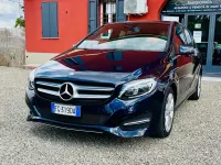 Usata Mercedes B180 Premium 109 CV (80 kW) 2017 Blu Utilitaria