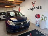 Usata Dacia Sandero Lauréate 76 CV (55 kW) 2009 Blu Berlina