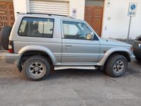 Usata Mitsubishi Pajero 84 CV (61 kW) 1997 Grigio SUV