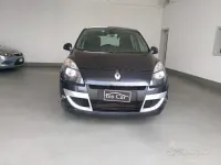 Käytetty Renault Scenic E-Tech Dynamique 110 HP (80 kW) 2011 Harmaa Tila-auto