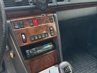 Usata Mercedes E200 122 CV (89 kW) 1991 Berlina