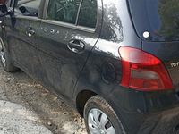 Usata Toyota Yaris 90 CV (66 kW) 2009 Nero Utilitaria