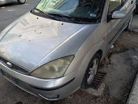 Begagnad Ford Focus 2003 Grå Sedan
