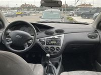 Begagnad Ford Focus Zetec 2004 Grå Kombi