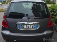 Usata Mercedes A180 Elegance 109 CV (80 kW) 2010 Grigio Berlina