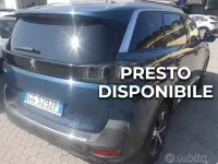 Usata Peugeot 5008 Allure 131 CV (96 kW) 2021 Blu SUV