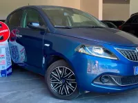 Usata Lancia Ypsilon 69 CV (50 kW) 2022 Blu/azzurro Utilitaria