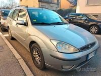 Usata Ford Focus Ghia 101 CV (74 kW) 2004 Grigio Station wagon
