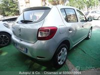 Usata Dacia Sandero Lauréate 75 CV (55 kW) 2016 Argento Berlina
