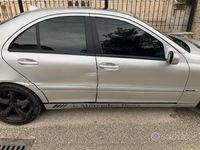Usata Mercedes C220 143 CV (105 kW) 2003 Grigio Berlina