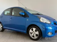 Usata Toyota Aygo 68 CV (50 kW) 2011 Blu Utilitaria