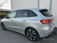 Usata Mercedes A180 Business 136 CV (100 kW) 2021 Grigio Monovolume